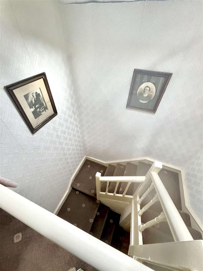 Geoghegans Magpie Bar And B&B Glin Buitenkant foto