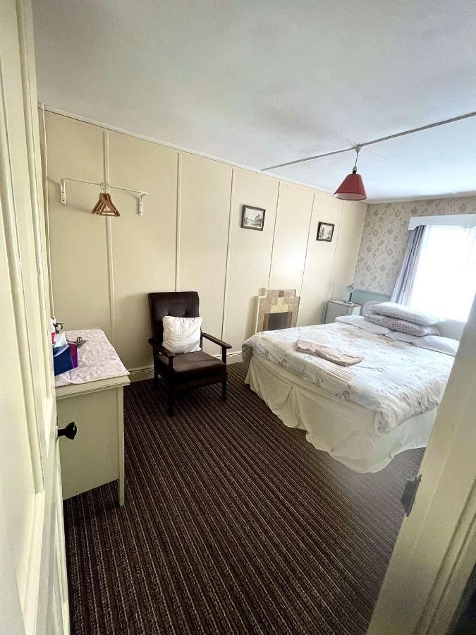 Geoghegans Magpie Bar And B&B Glin Buitenkant foto