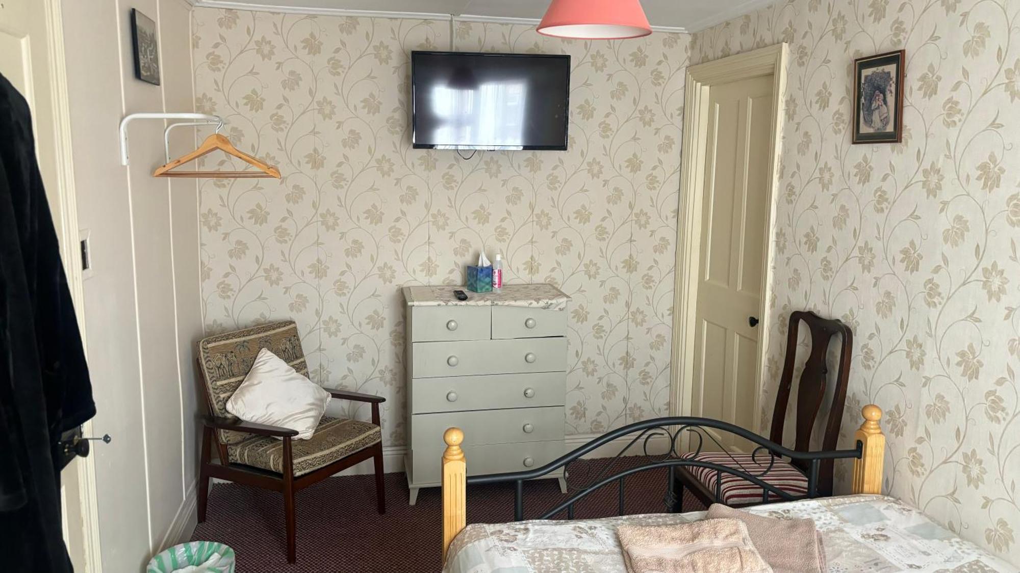 Geoghegans Magpie Bar And B&B Glin Buitenkant foto